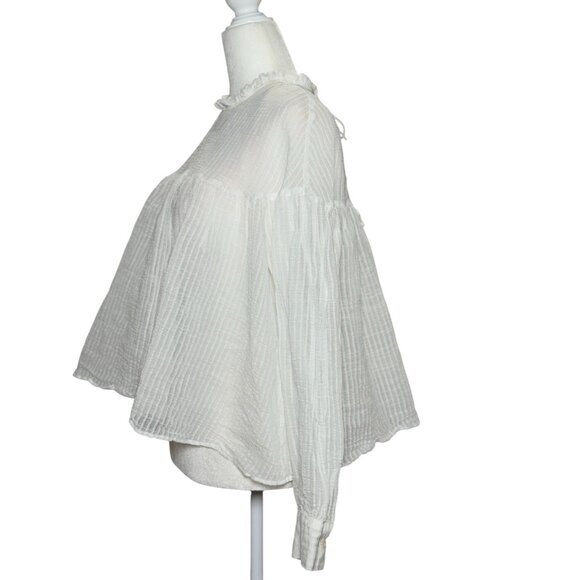 NEW Zara White Textured Long Sleeve Blouse Ruffle Collar Button Cuffs Top Size M - Picture 3 of 8